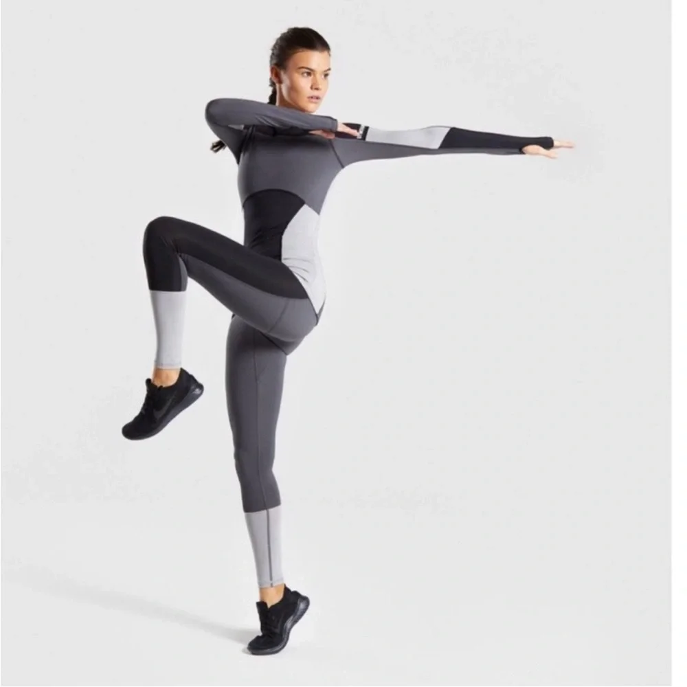 Gymshark black long sleeve - Picture 3 of 10